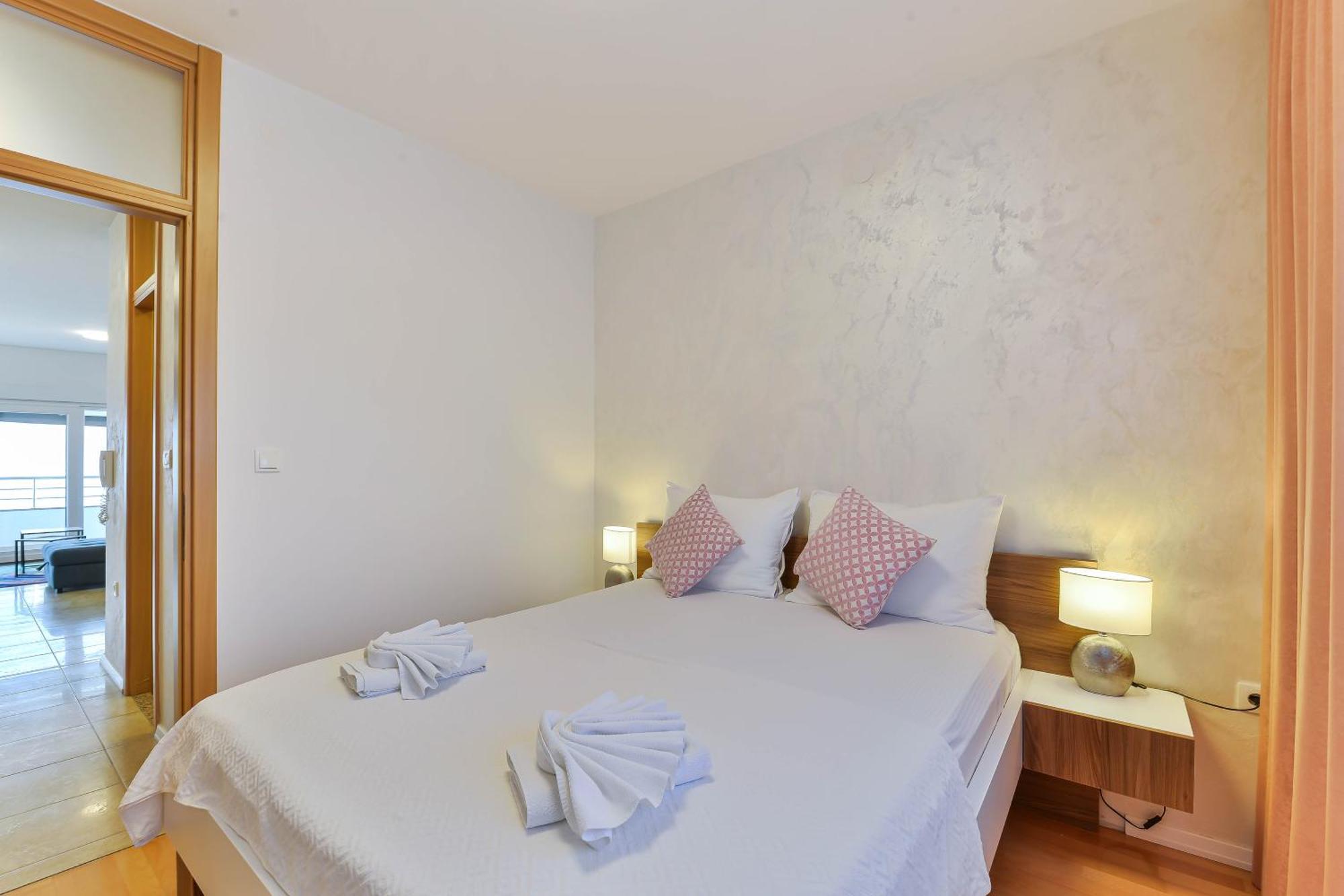 Apartments Laura 1 Привлака Екстериор снимка