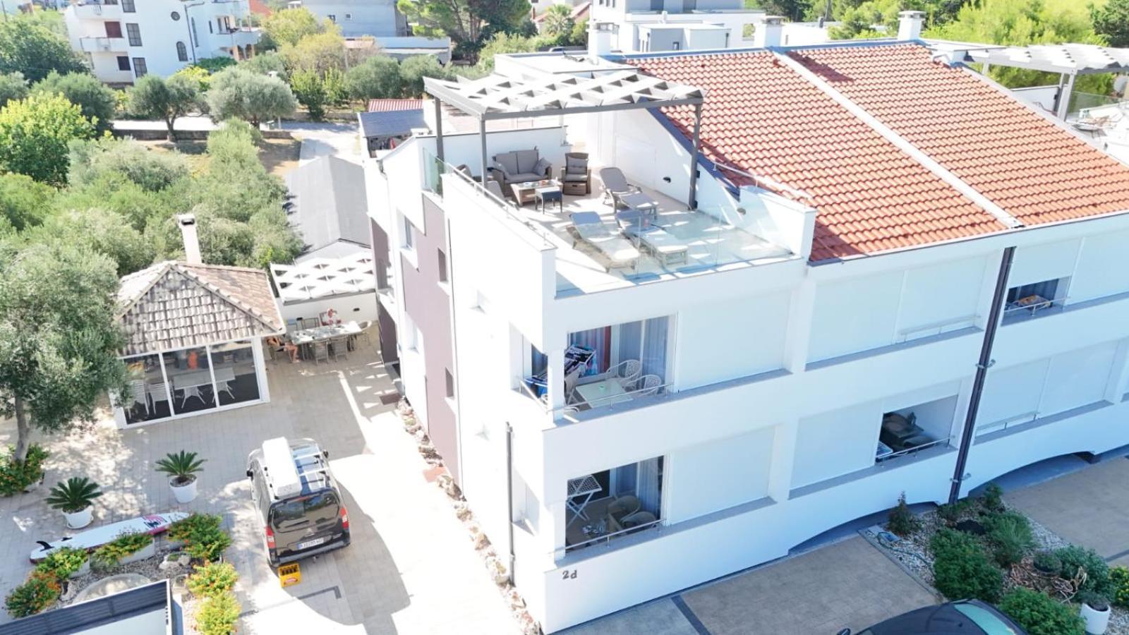 Apartments Laura 1 Привлака Екстериор снимка