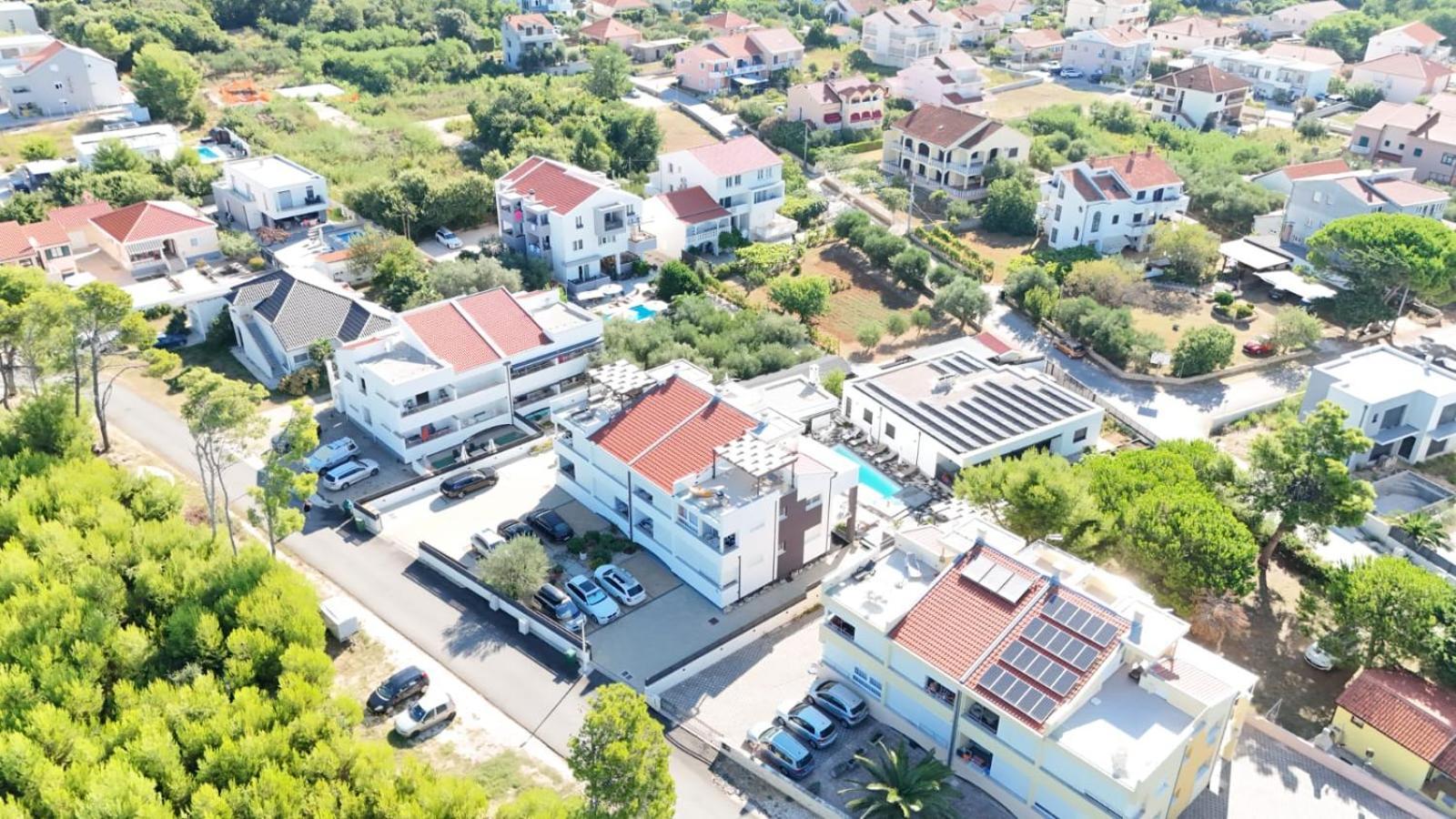 Apartments Laura 1 Привлака Екстериор снимка